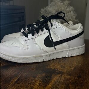 Nike White and Black Sneakers